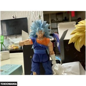 S.H.Figuarts Super Saiyan 3 Vegito Size - Image 4